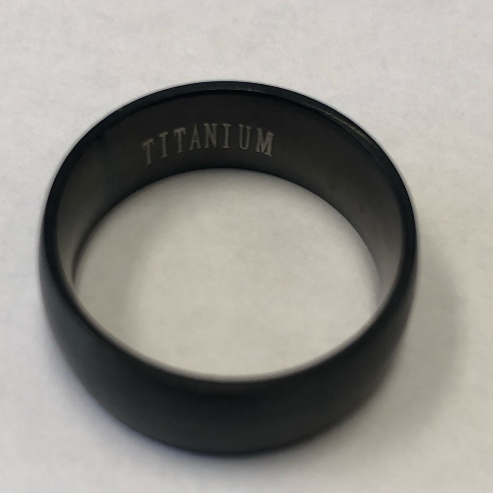 Men’s Brand New Black Titanium Ring.